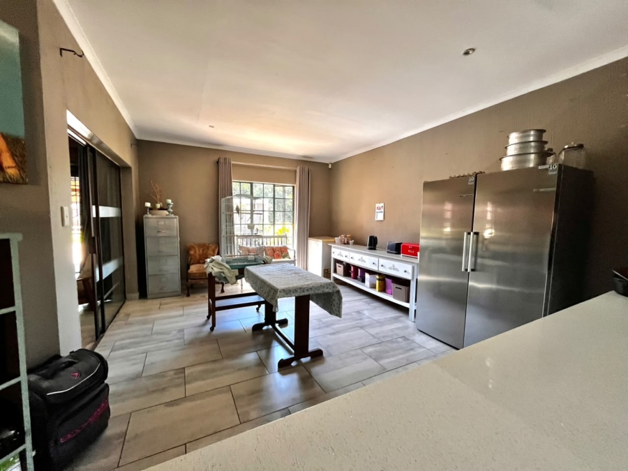 To Let 4 Bedroom Property for Rent in Cashan North West